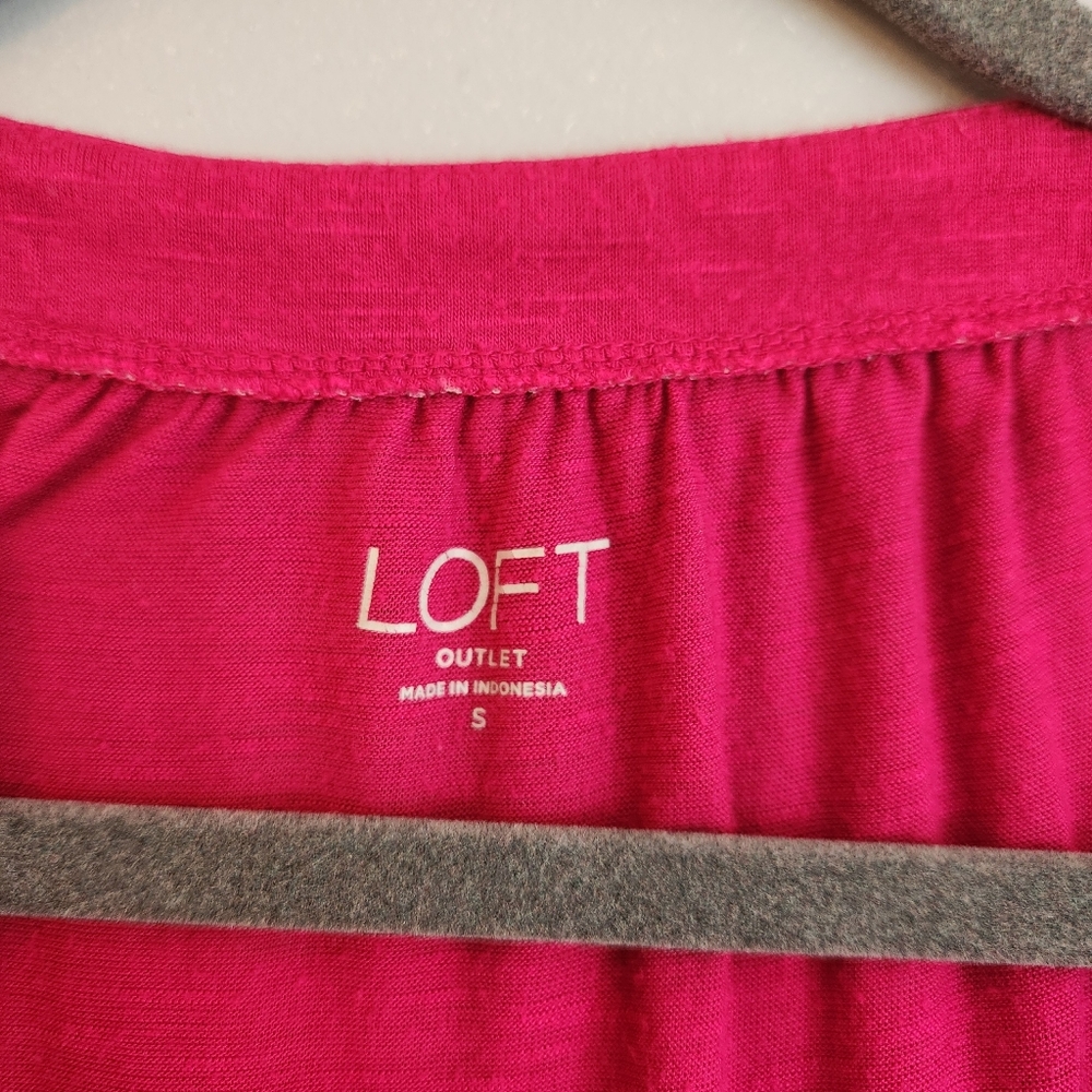 2 Loft Outlet Sleeveless Tops - Picture 4 of 10